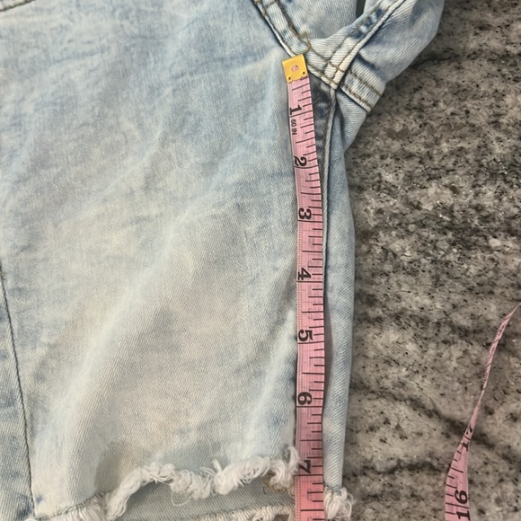 GIRLS 7 For All Mankind Jean shorts like new Sz 8 - Picture 4 of 6